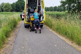 Wielrenner zwaargewond na aanrijding met auto