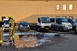 Auto-oplegger bijna in brand in Alkmaar