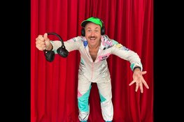 Uniek stilteweekend Zomer op het Plein vrijdag 14 t/m zondag 16 juli met ligconcert harpiste Lavinia Meijer, openluchtbioscoop en Silent Disco Theater