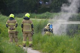 Houten steiger in brand aan Amelandstraat