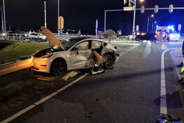 Veel schade bij botsing op Zuiddijk