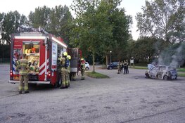 Auto in brand op parkeerplaats Geestmerambacht
