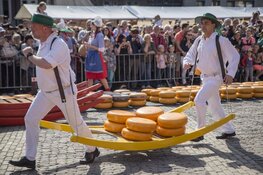 Kaasmarkt in teken van 45 jaar De Vest