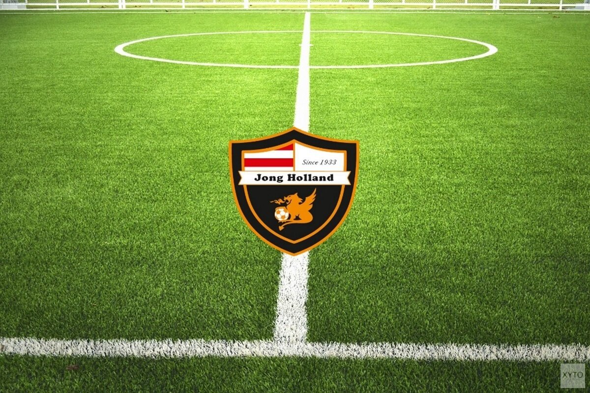 Jong Holland nipt onderuit bij competitiestart