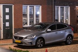 Explosie onder auto aan Baansingel