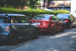 Regelgeving en veiligheid: vereisten voor installatie van achteruitrijcamera’s in diverse landen