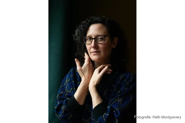 Lonneke van Heugten op 1 december haar eerste optreden als stadsdichter