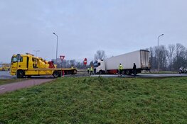 Vrachtwagen geschaard in Alkmaar