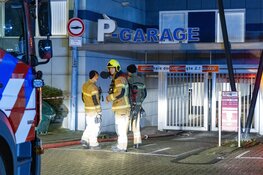 Brand in parkeergarage De Mare in Alkmaar, vermoeden van brandstichting