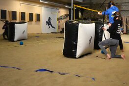 Archery Tag bij Indoor Beach Alkmaar: Spanning, Teamwork en Veilig Plezier!