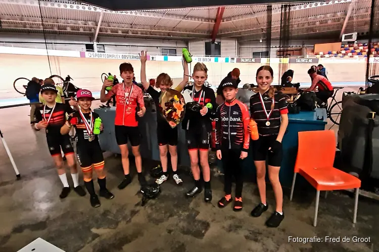 Regio baanjeugd rijdt leuk omnium op Alkmaarse wielerbaan