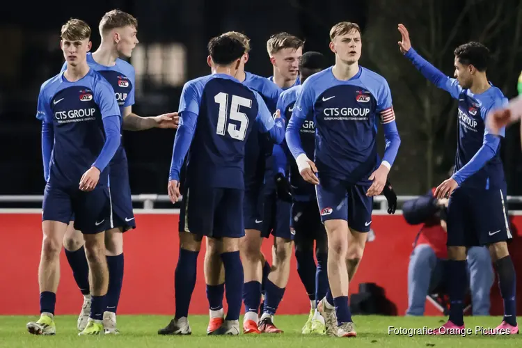 Jong AZ klopt Jong FC Utrecht in wedstrijd met vier strafschoppen