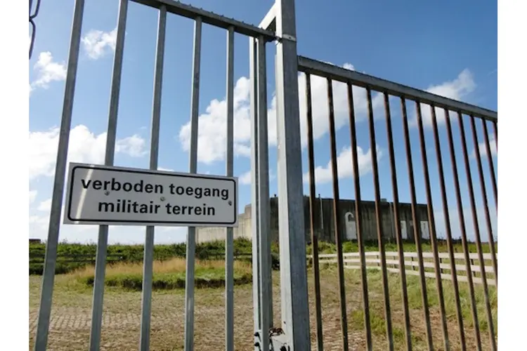 Voor als de bom valt… Bunkers uit de Koude Oorlog in en rond Alkmaar Door Kees van Leeuwen