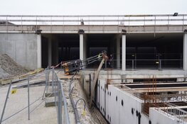 Heftruckchauffeur gewond op bouwplaats in Alkmaar