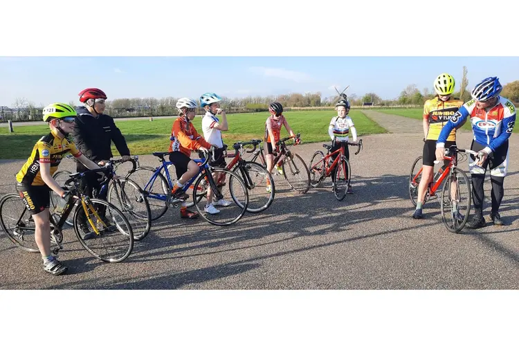 Wieler jeugd weer begonnen met hun wegtraining