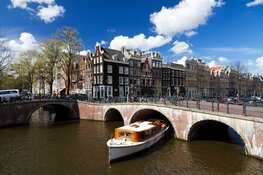 Hoe plan je een dagje op een borrelboot op de Amsterdamse wateren vanuit Alkmaar?