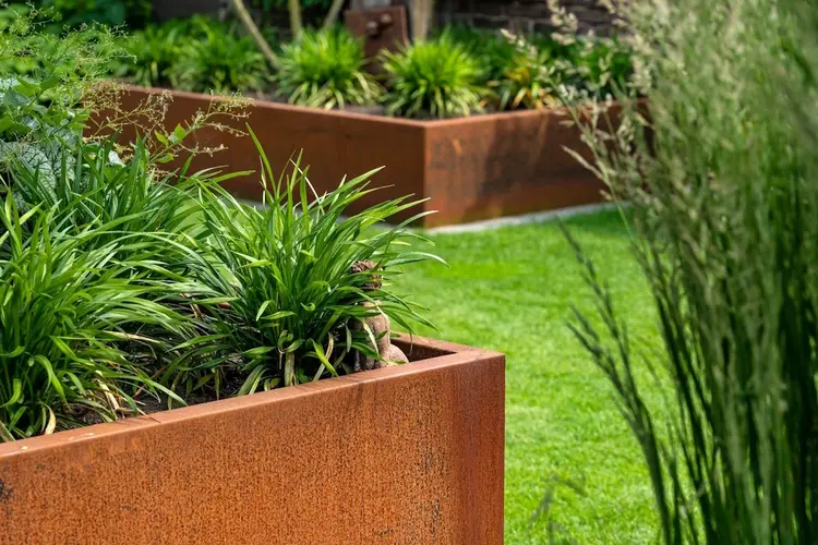 De robuustheid en stijl van cortenstaal plantenbakken