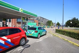Deel winkelcentrum Middenwaard ontruimd. Scheuren in vloer Dekamarkt en parkeergarage