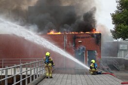 Grote brand bij winkel op Europaboulevard
