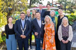 Erik Schat ontvangt Koninklijke Onderscheiding bij Museum BroekerVeiling voor maatschappelijke betrokkenheid