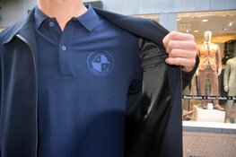Alkmaarsche Boys in het nieuw gestoken door Strak in Pakken