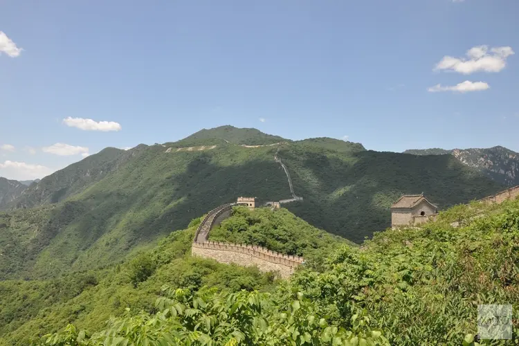 Reizen naar China: Visumvereisten, Gezondheidsvoorzorgsmaatregelen en Praktische Tips