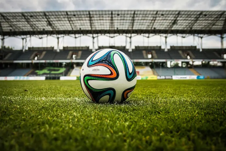 Op welke zenders kun je voetbal kijken?