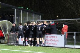 Alkmaarsche Boys troeft Alcmaria Victrix af in sfeervolle derby en is nu koploper