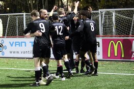Alkmaarsche Boys troeft Alcmaria Victrix af in sfeervolle derby en is nu koploper