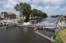 Stremmingen vlotbruggen in Kop van Noord-Holland