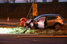 Automobiliste gewond bij ongeval tussen vrachtwagen en personenauto op N242