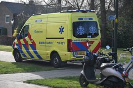 Fietsster gewond bij botsing met auto in Heiloo