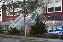 Grote inzet van hulpdiensten bij brand na explosie in Heerhugowaard