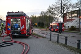 Grote inzet van hulpdiensten bij brand na explosie in Heerhugowaard