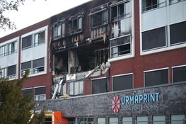 Ravage na verwoestende brand in Heerhugowaard goed zichtbaar bij daglicht