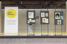 Kunst in de etalage bij Jumbo Monique