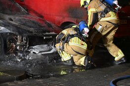 Auto door brand verwoest aan Graalstraat