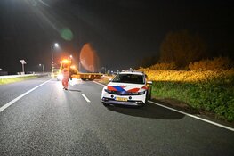 Auto vliegt meerdere keren over de kop op A9 bij Alkmaar