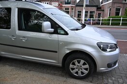 Botsing tussen auto en scooter op Kennemersingel