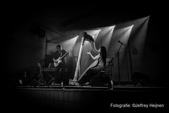 Lavinia Meijer brengt intiem zitconcert naar kleine zaal van Podium Victorie