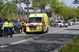 Wielrenner gewond na aanrijding op Kennemerstraatweg