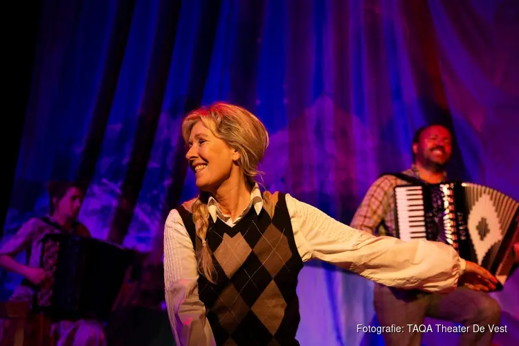 Stiekem Hooglied met Ariane Schluter en Ali Ben Horsting in TAQA Theater De Vest Warmbloedig muziektheater vol hoop en een zee aan emoties