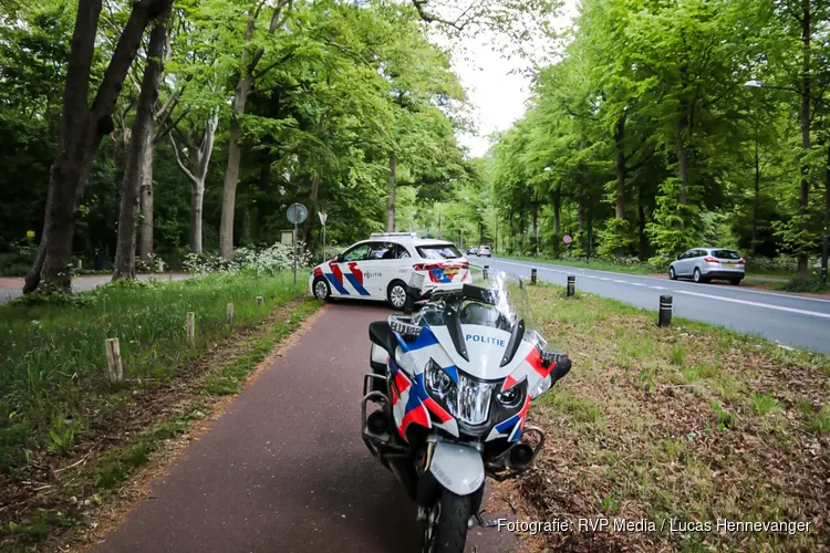 Wielrenner raakt onwel tijdens rit op Kennemerstraatweg in Heiloo