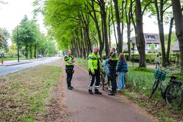 Wielrenner raakt onwel tijdens rit op Kennemerstraatweg in Heiloo