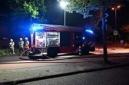 Auto gaat volledig in vlammen op bij nachtelijke autobrand in Alkmaar