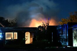 Grote brand op bungalowpark in Egmond-Binnen