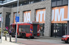 Brand op dak van winkel tijdens werkzaamheden in Alkmaar