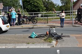 Fietser gewond bij ongeval met scooterrijder in Alkmaar, fiets zwaar beschadigd