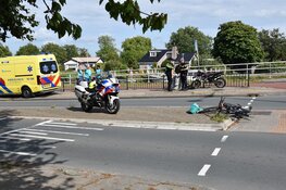 Fietser gewond bij ongeval met scooterrijder in Alkmaar, fiets zwaar beschadigd