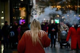 Vijf procent van de jongvolwassenen vapet én rookt weleens